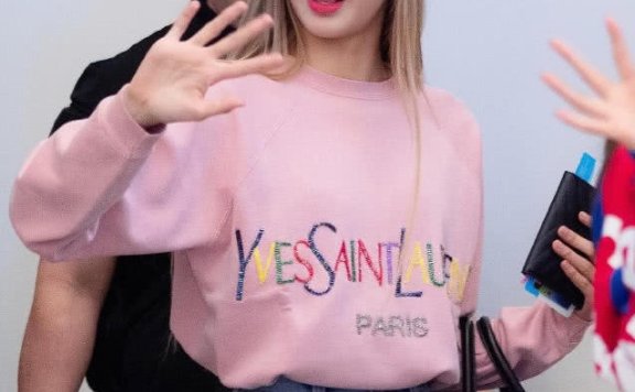 韩国女团blackpink私服，简约的搭配却少女感满满