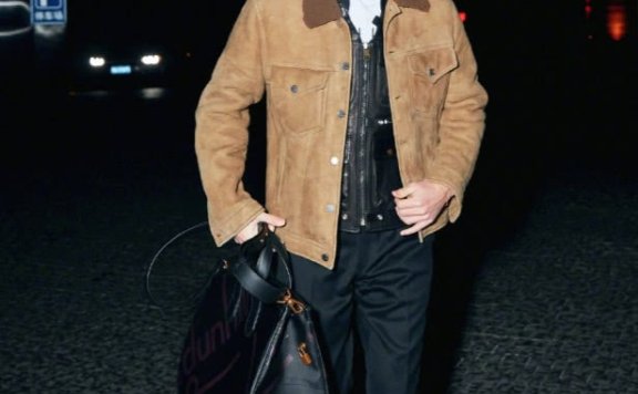 帅气大叔白宇街拍很帅，大气上档次！