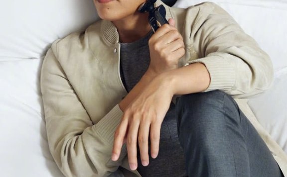 靳东穿得像帅小伙,终于不是老干部风格!