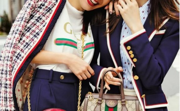 你喜欢的GUCCI新单品这里都有!大衣、毛衣到挎包、钱包