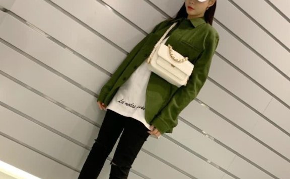 沈梦辰穿破洞裤搭配短靴，穿出了180的气场，美腿也太吸引人了吧