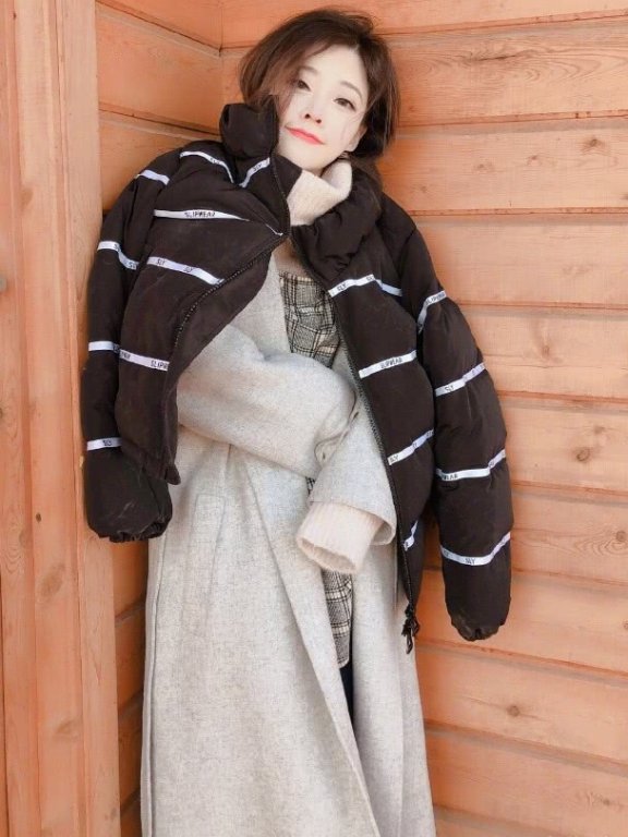 冯提莫身高不够鞋子来凑，却还是矮了一截！