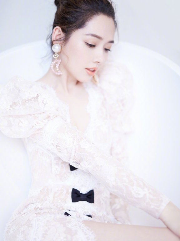 郭碧婷长发礼服简直又是女神范十足!