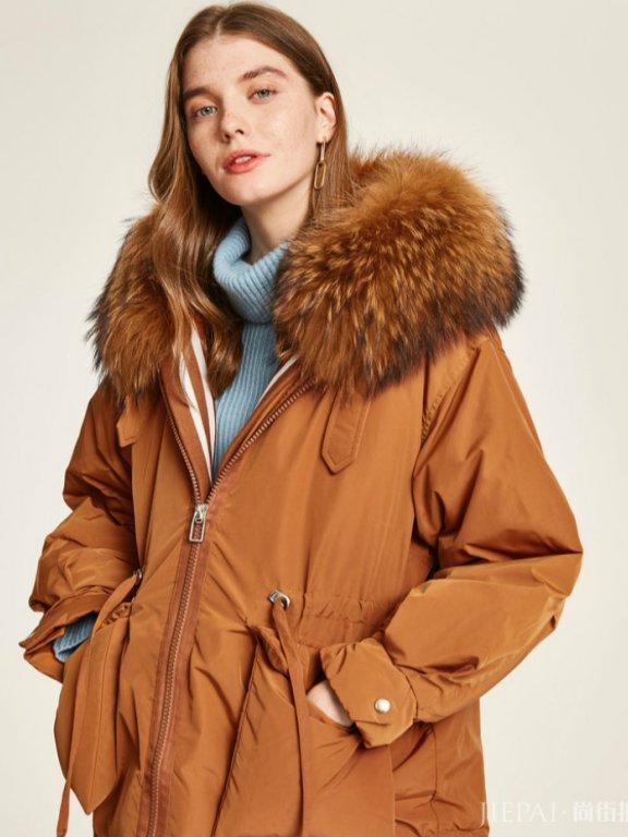 焦糖色单品自带高级感,今冬天流行时尚耐看更耐脏