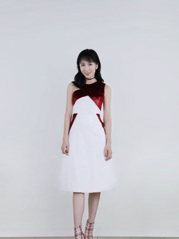 娄艺潇穿一条拼色晚礼服，这条裙子太有“心机”了！