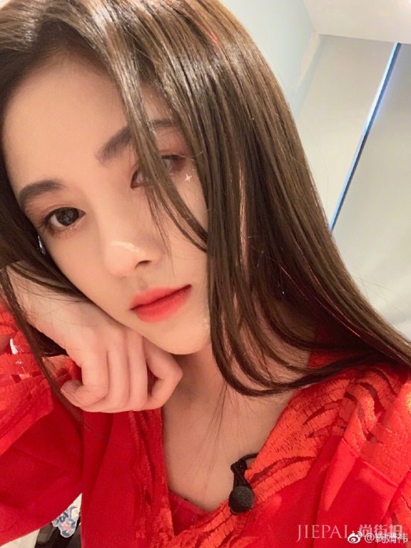鞠婧祎国风“红妆”造型惊艳亮相 美的尤如画中仙