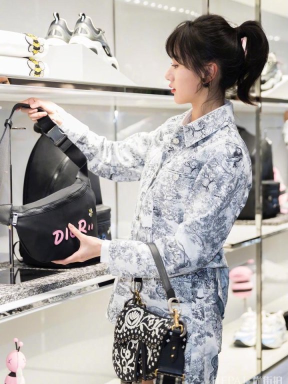 袁冰妍新造型扎马尾辫,气质一下变惊艳!