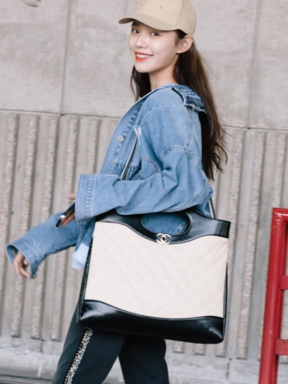 林允“刺猬外套”穿出可爱味道,却像200斤的肥仔!