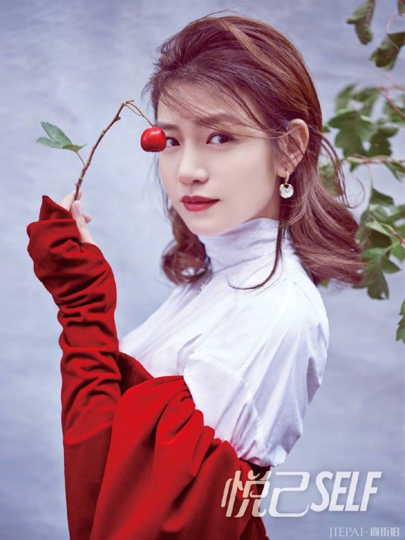 陈妍希这个小笼包脸过得贼幸福!