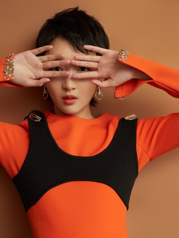 你看周冬雨短发,多水灵!