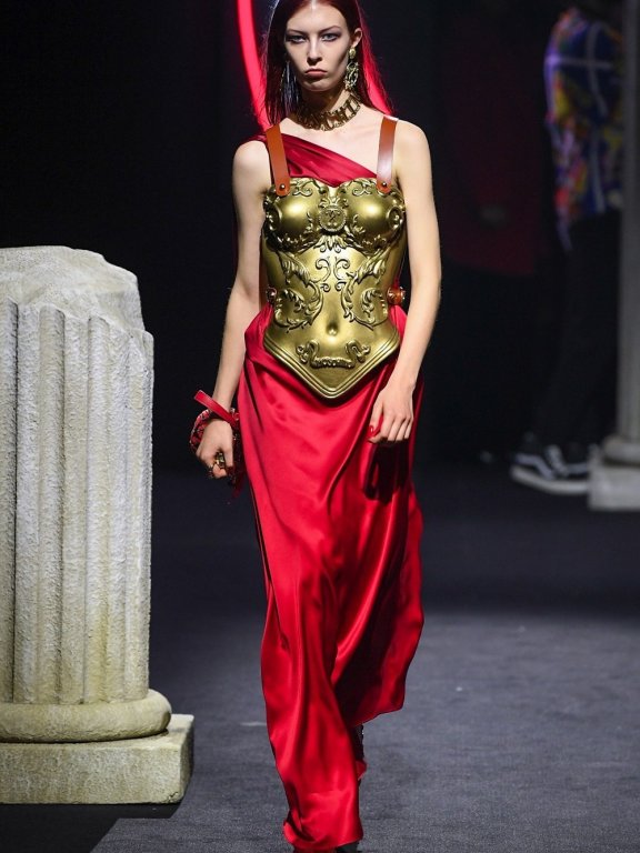 MOSCHINO—— 2019秋冬系列惊喜呈现