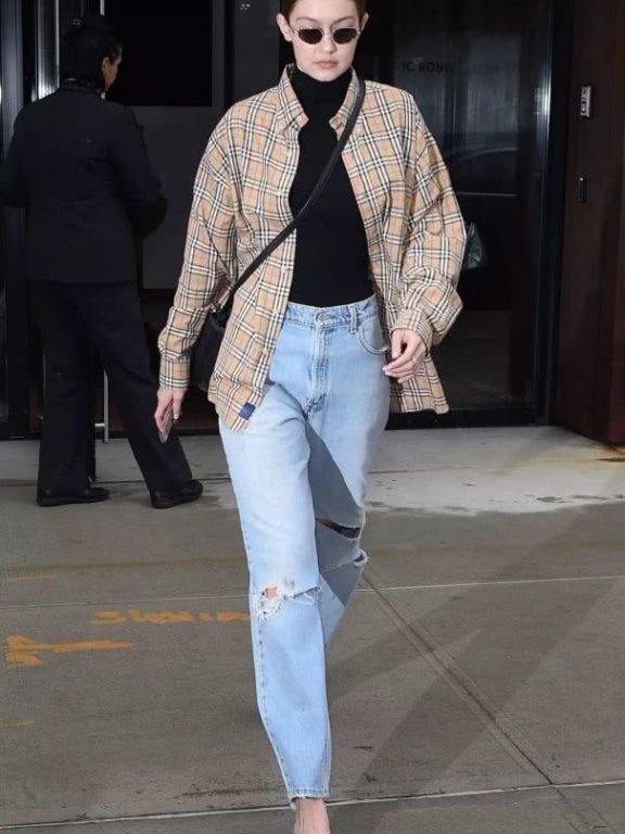 大衣羽绒服里面一件黑色打底衫全搞定