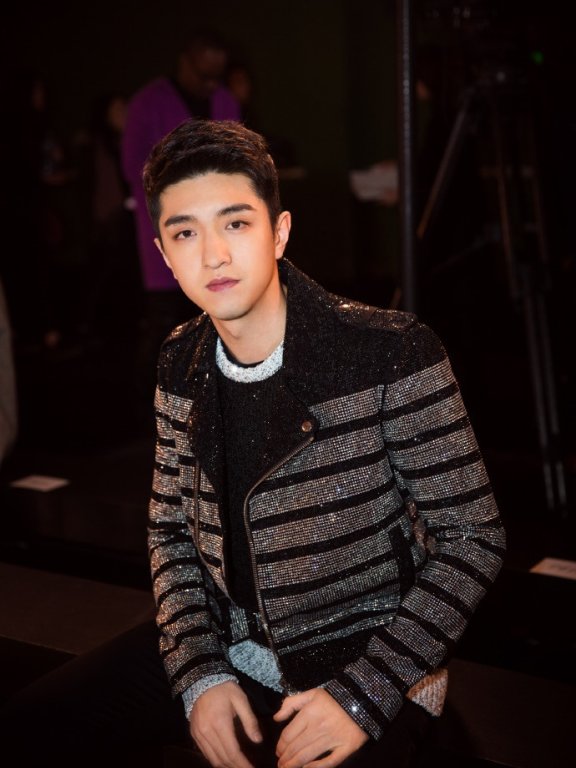 2019巴黎秋冬男装周，金瀚俘获少女心！经典黑白LOOK亮相