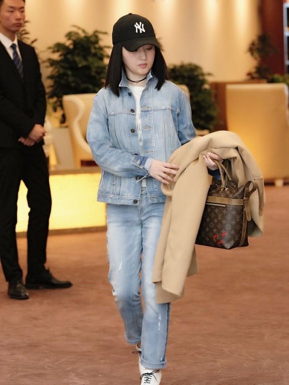 杨钰莹美颜瘦过了,而且她的造型都显矮!
