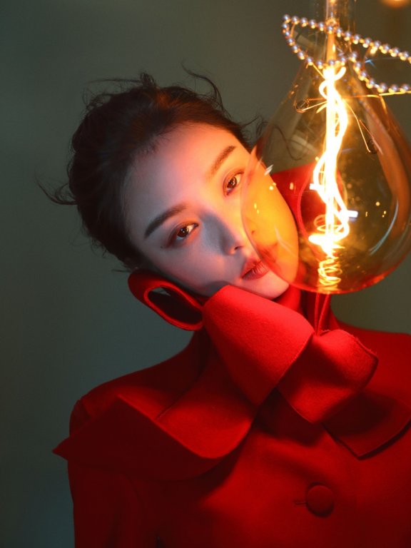 倪妮不愧是时尚大咖!美成一幅油画