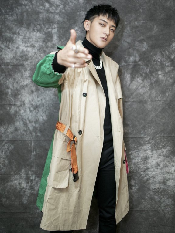 黄子韬狗啃刘海少年感十足,鸡窝头照样酷帅不掉线