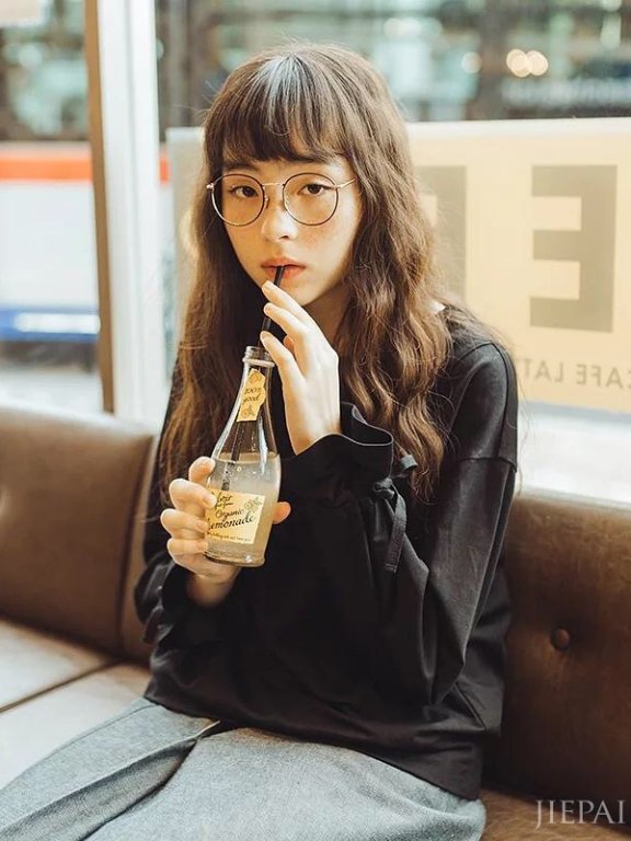 98年美日混血麻豆走红亚洲,还被封为“睡不醒”的美少女!
