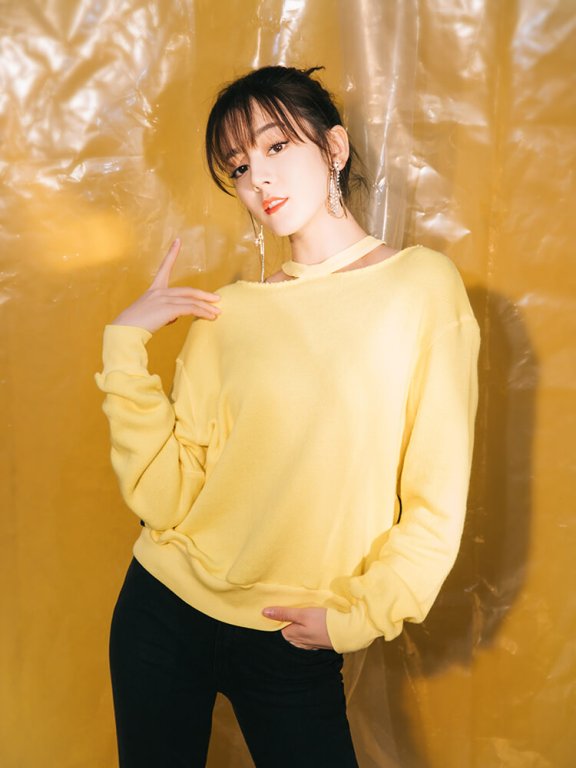 迪丽热巴剪长刘海编翘辫子显嫩又活泼,差点没认出来