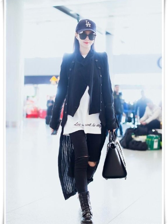 沈梦辰被传结婚消息,现身机场照就显孕相!