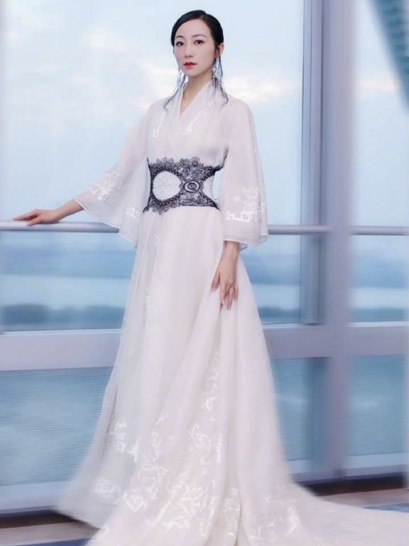 韩雪跨年晚会一袭汉服好吸睛!