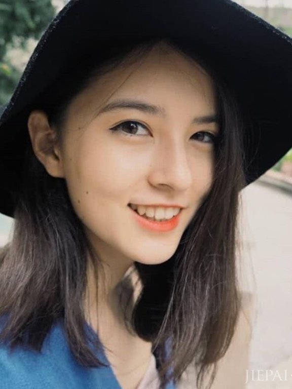 安慧媛被称为“审美链的顶端”!五官和轮廓融合了西方眉眼深邃的优势