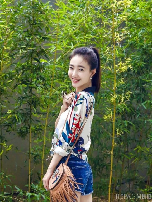 “素颜女神”王丽坤,发型减龄10岁