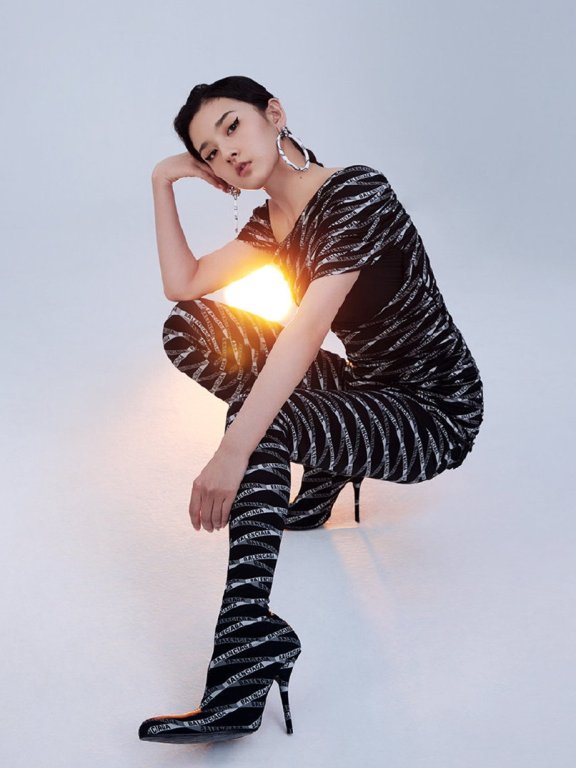 宋祖儿从清纯少女到复古女郎,时髦感越来越强