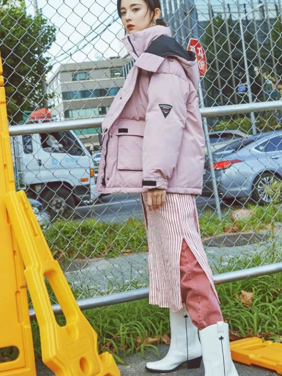 古力娜扎潮穿羽绒服,终于可以风度温度一起要了!