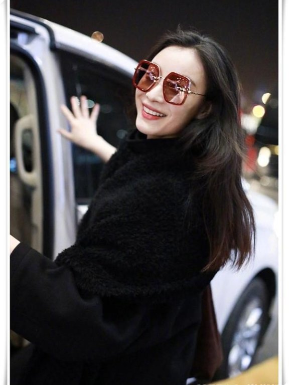 倪妮行为举止宛若小女孩,活出自己!