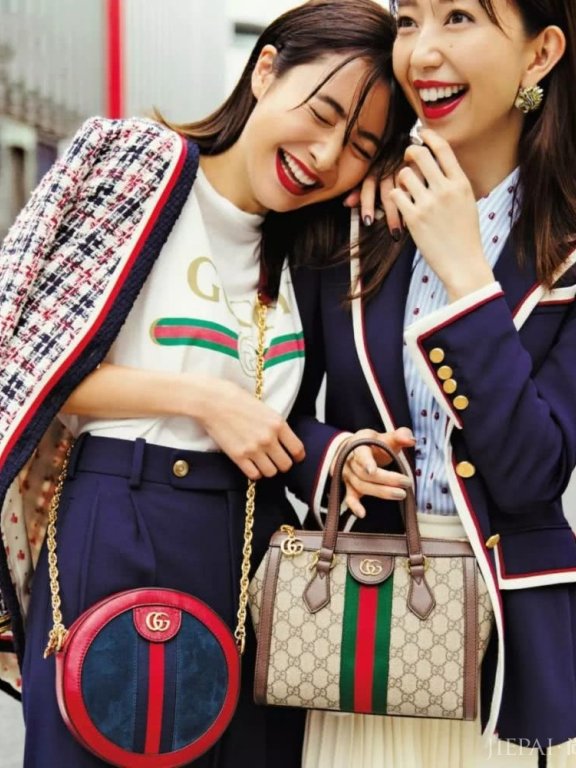 你喜欢的GUCCI新单品这里都有!大衣、毛衣到挎包、钱包