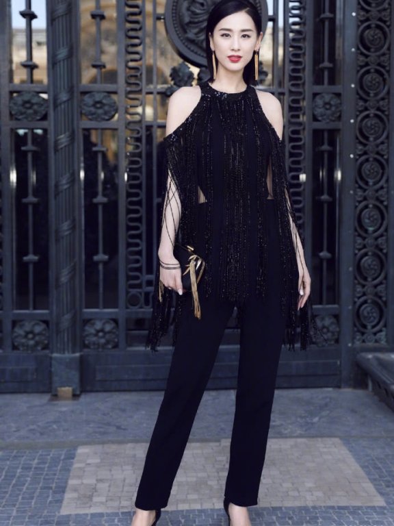 黄圣依终于凹对发型,减龄又时尚