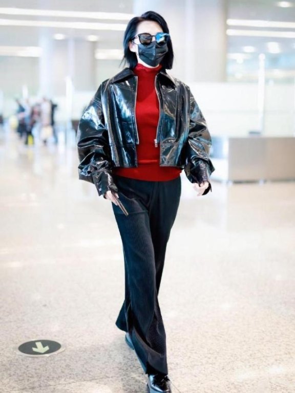 许晴一袭旗袍“S”曲线性感迷人,穿出优雅复古美