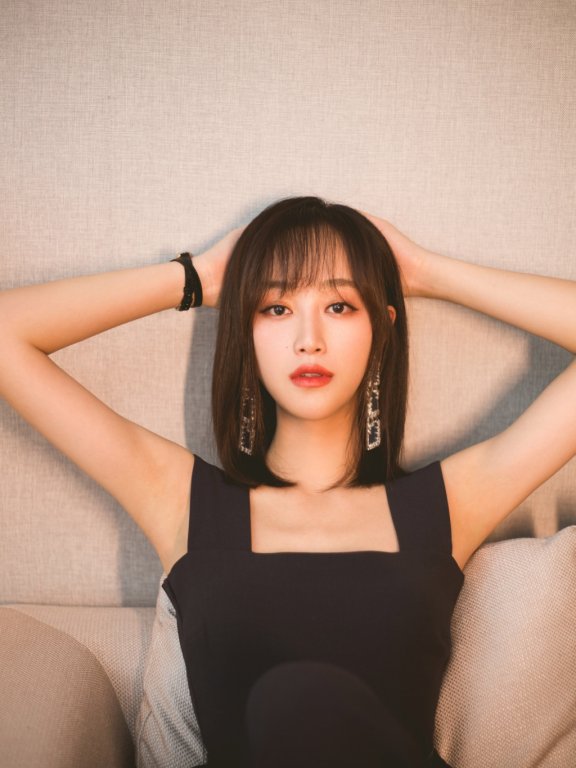 蓝盈莹的短发美得不像话!