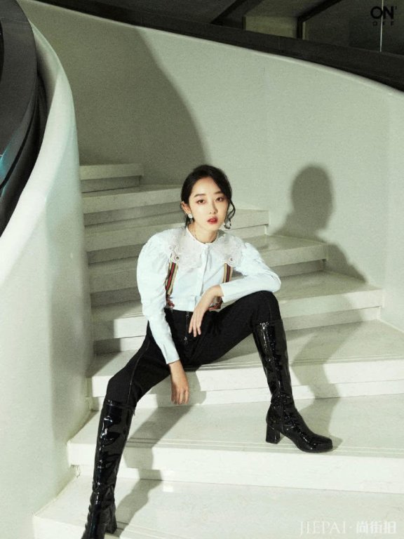 《红楼梦》的林黛玉，长裤高筒靴却穿得霸气侧漏