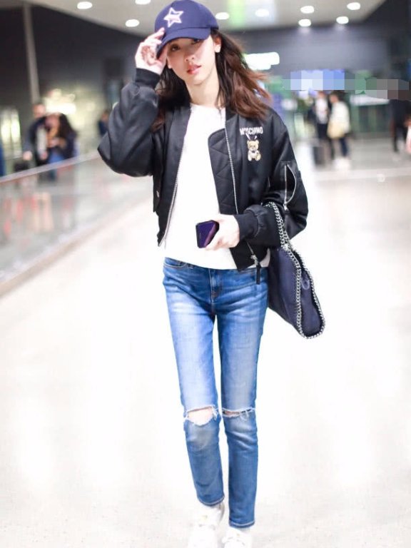 陈都灵高跟鞋穿得真个性!