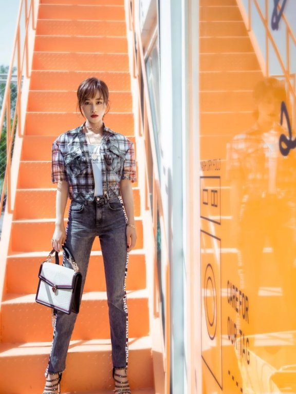 看曹骏跟蓝盈莹秀恩爱了!