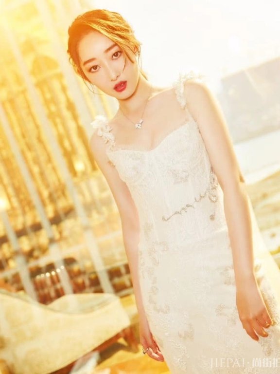 蒋梦婕别人瘦20斤都穿不下的裙子,她还穿不满!