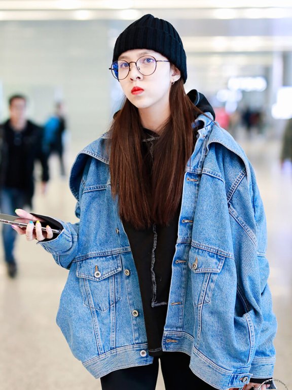 宋妍霏1米8大长腿,穿条打底裤就敢出门!