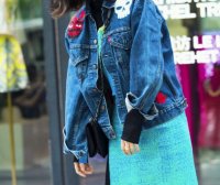 杨幂穿连体裤搭系带鞋走机场,女神又惊艳了