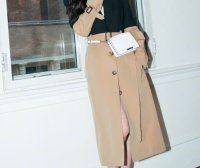 杨幂将男士大衣当裙穿,散发无尽魅力