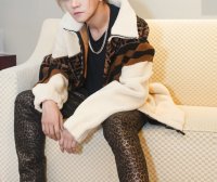 罗志祥豹纹穿出了发光的感觉?