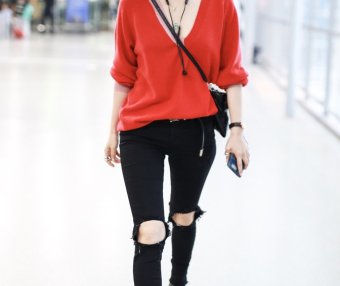 能衬托出天鹅颈的V领衫来了 性感还能显瘦