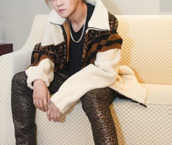 罗志祥豹纹穿出了发光的感觉?