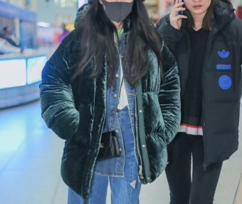 杨幂阔腿裤不好看,穿紧身裤才尽显腿精本色!