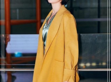 余男短发真剪对了,配丝绸套装气质炸裂!