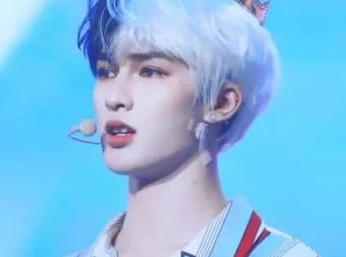 蔡徐坤的银色、范丞丞的红色…2019流行发色你适合哪种?