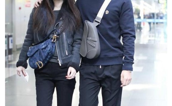 霍思燕夫妇年后现身！穿情侣装与杜江甜蜜秀花式恩爱