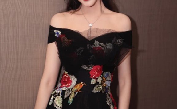 陈欣予古装已经够美了,没想到现代装这么撩人,真棒!