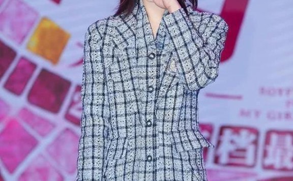 林允白百何同穿6万块的香奈儿,气质确相差甚远