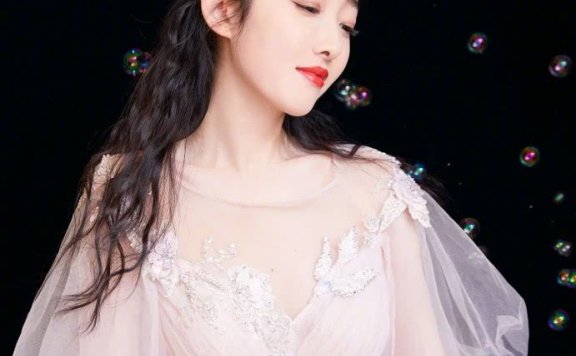 蒋梦婕公主卷发,选对发型颜值变高气质变得更惊艳